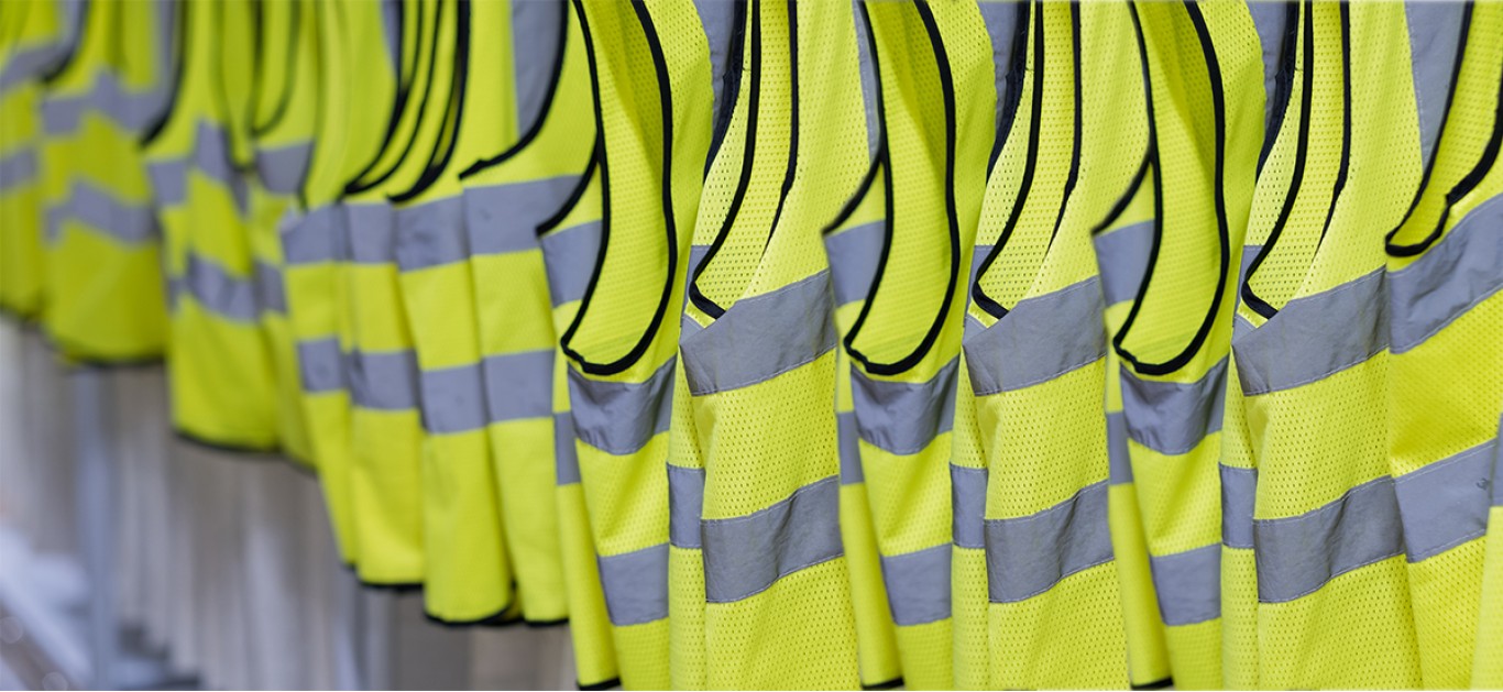 High Vis Clothing and Your Safety: 5 Essential Things You Should Know